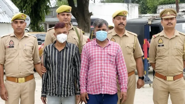 Police have arrested Yawar Ali and Nurul Hasan, who used to print fake currency notes using a printing machine at home.